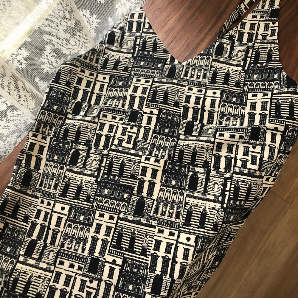 Banana Republic Black and Cream Patterned Tank Top